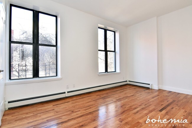 Foto del edificio - 305 W 113th St