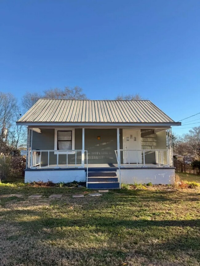 Foto del edificio - 2 Bed 1 Bath Home In Opelika