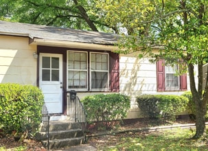 Building Photo - 1226 Holden Dr
