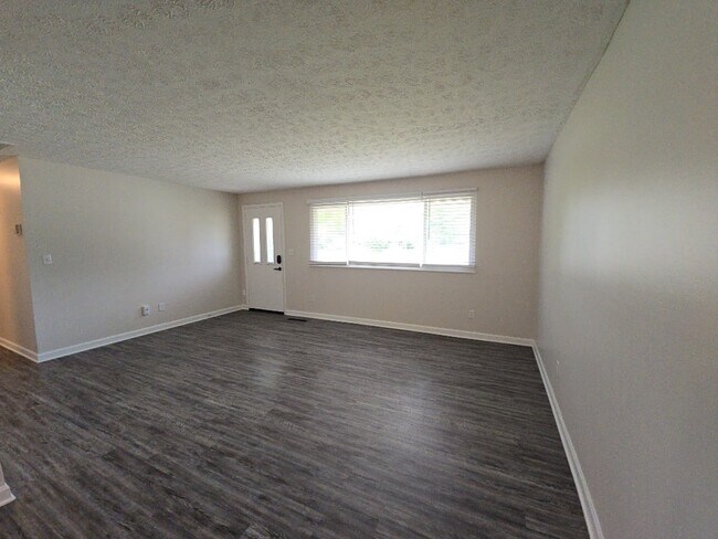 Foto del edificio - 5612 Harshmanville Rd