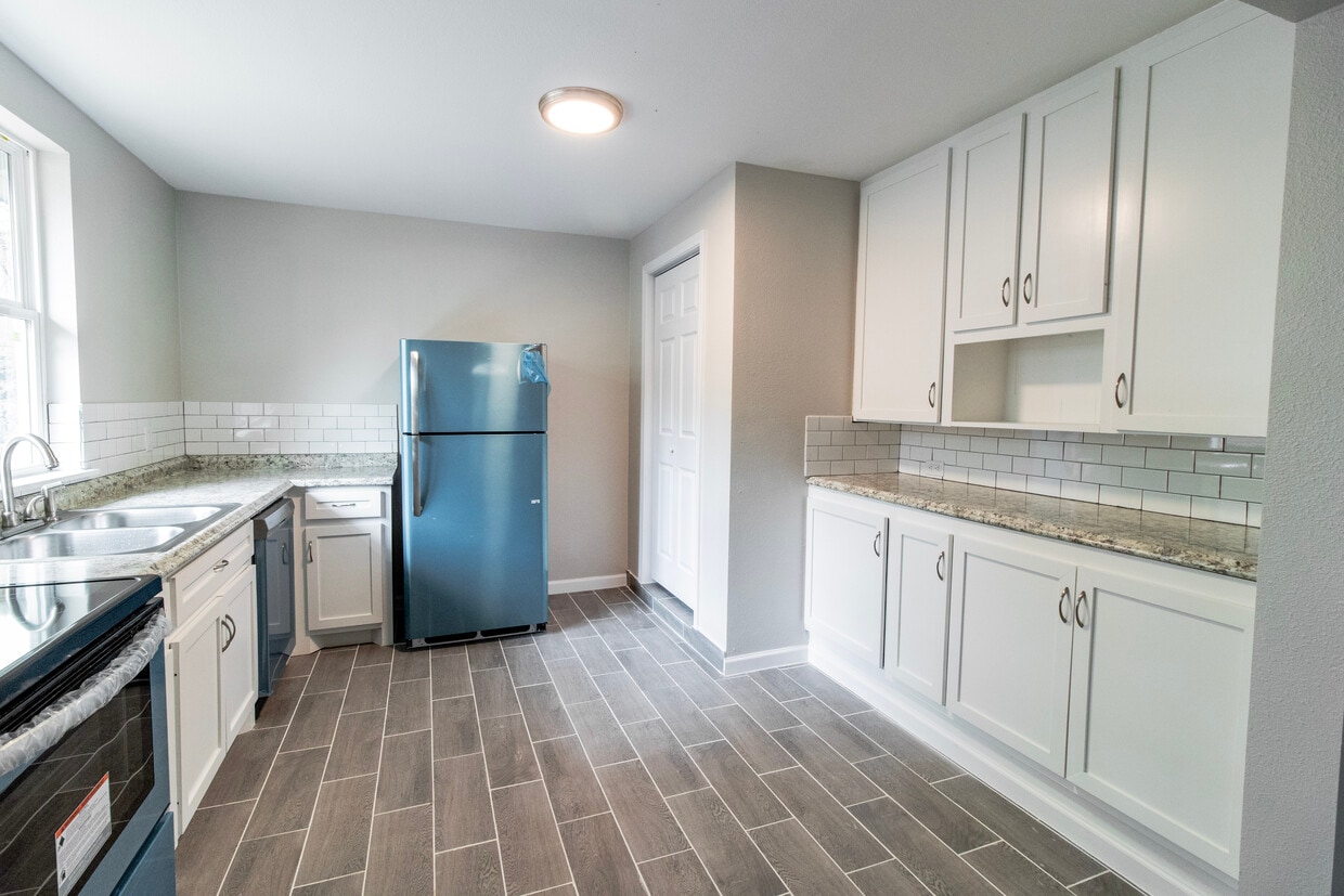 Cocina - 1011 1/2 North Roberson St