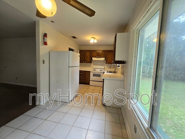 Building Photo - 916 Twinbrook Ave