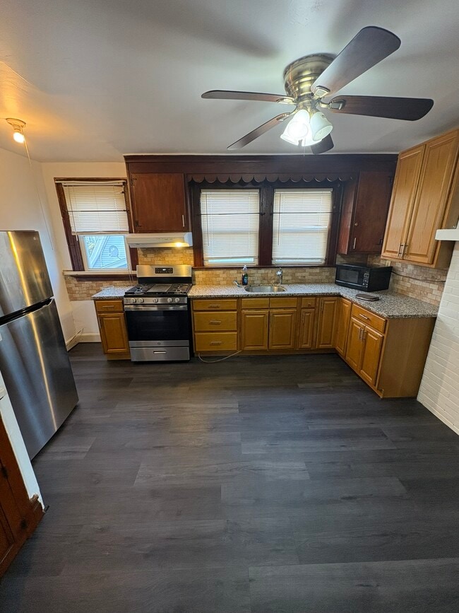 Building Photo - 56 Chapman Pl