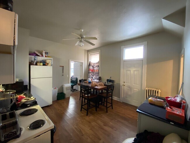 Foto del edificio - 3424 Ruther Ave