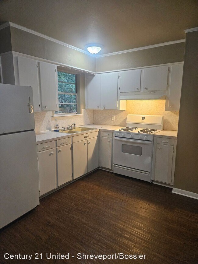 Building Photo - 3 br, 1 bath House - 716 Cindy Ln