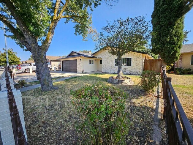Foto del edificio - 760 Castle Oaks Dr