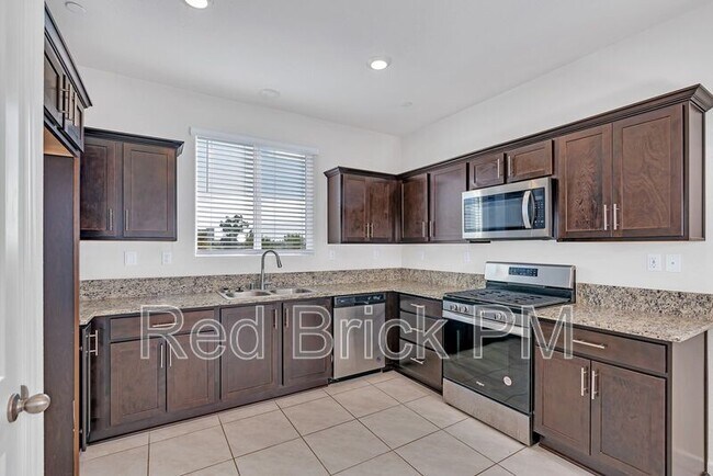 Building Photo - 393 Sullivan Dr