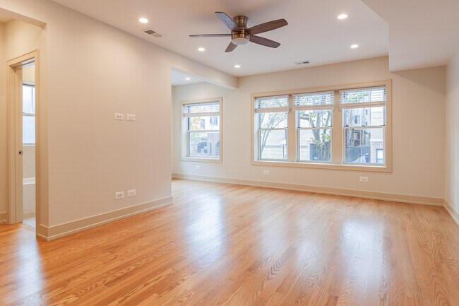 Foto del edificio - 3531 N Broadway St