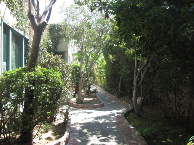 Foto del edificio - 908 N Martel Ave