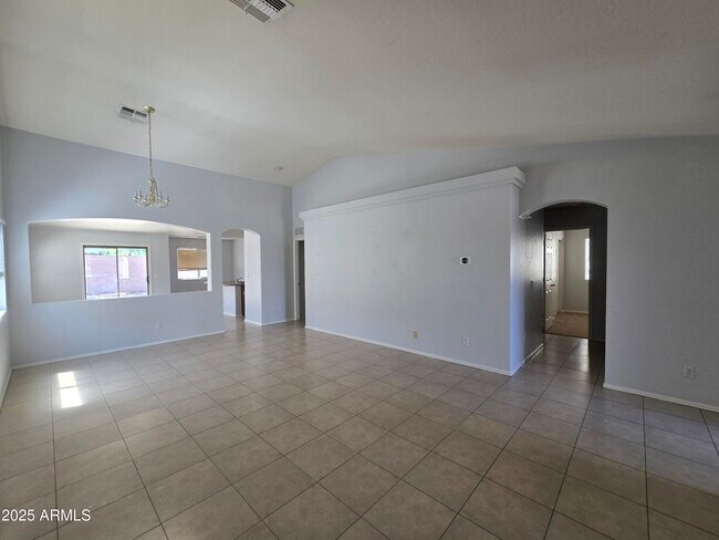 Foto del edificio - 3425 W Hidalgo Ave