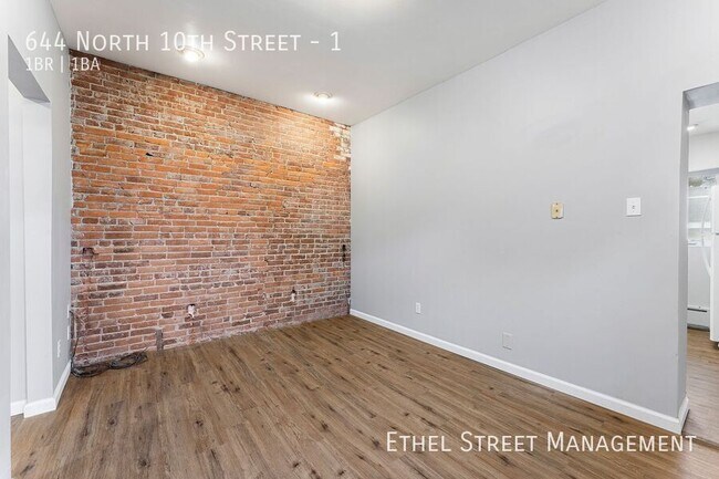 Foto del edificio - 644 N 10th St