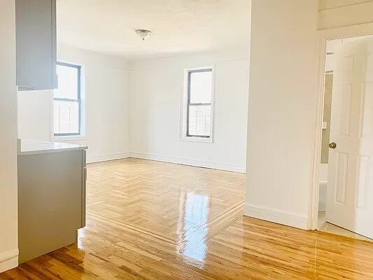 Foto del edificio - 853 Walton Ave
