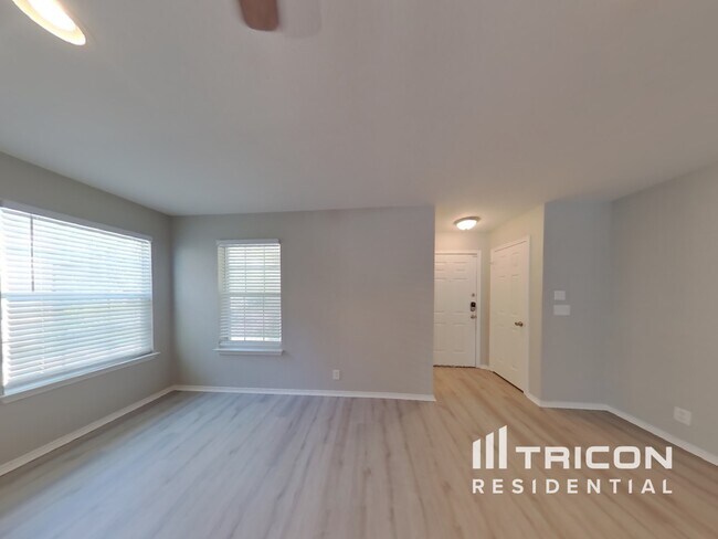 Foto del edificio - 7827 Hedrick Farm