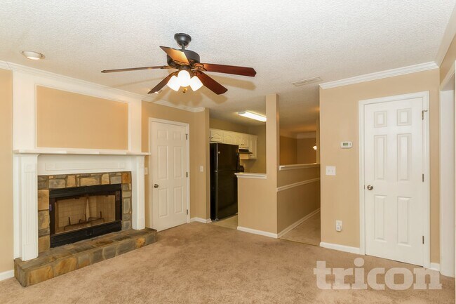 Foto del edificio - 1318 N Hampton Dr