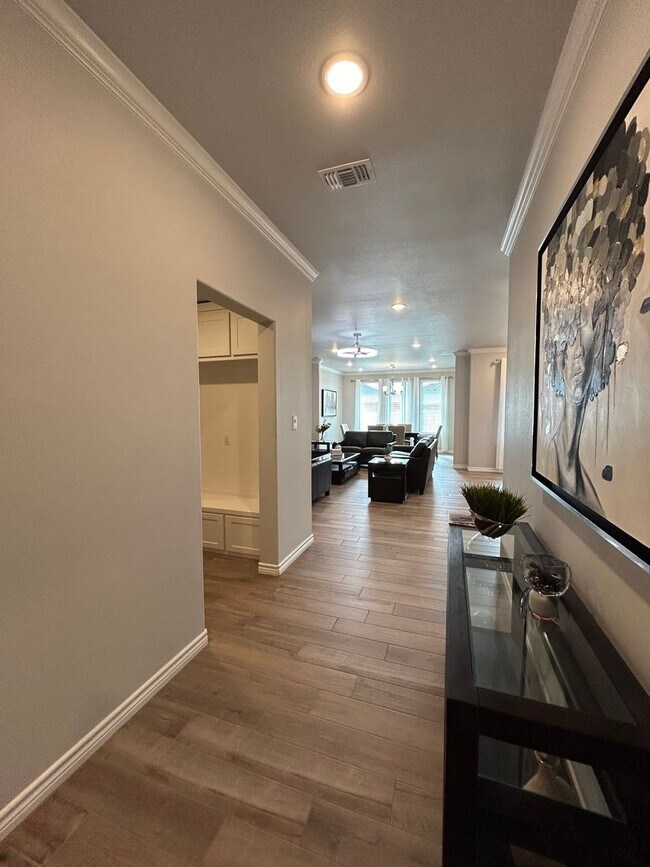 Foto del edificio - 2032 Twin Falls Dr