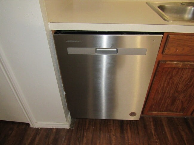 Building Photo - 15543 Weldon Dr