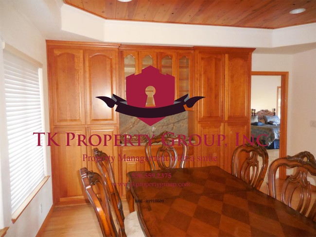 Building Photo - 16038 Meadowbrook Ct