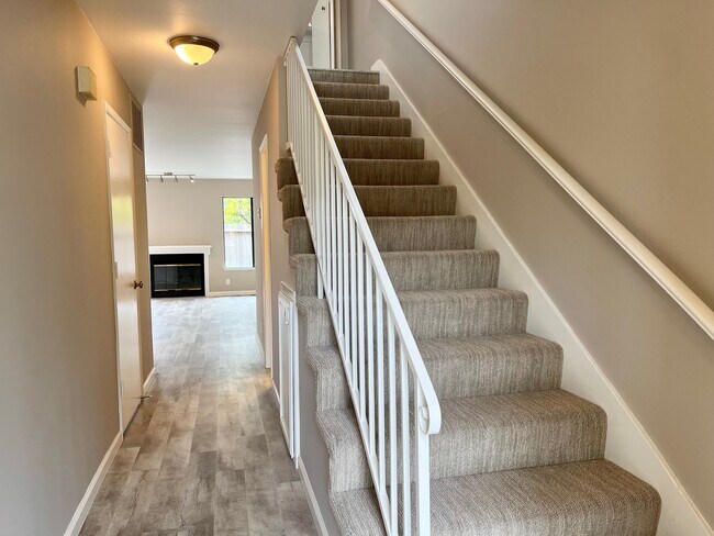 Foto del edificio - 837 Maria Ln