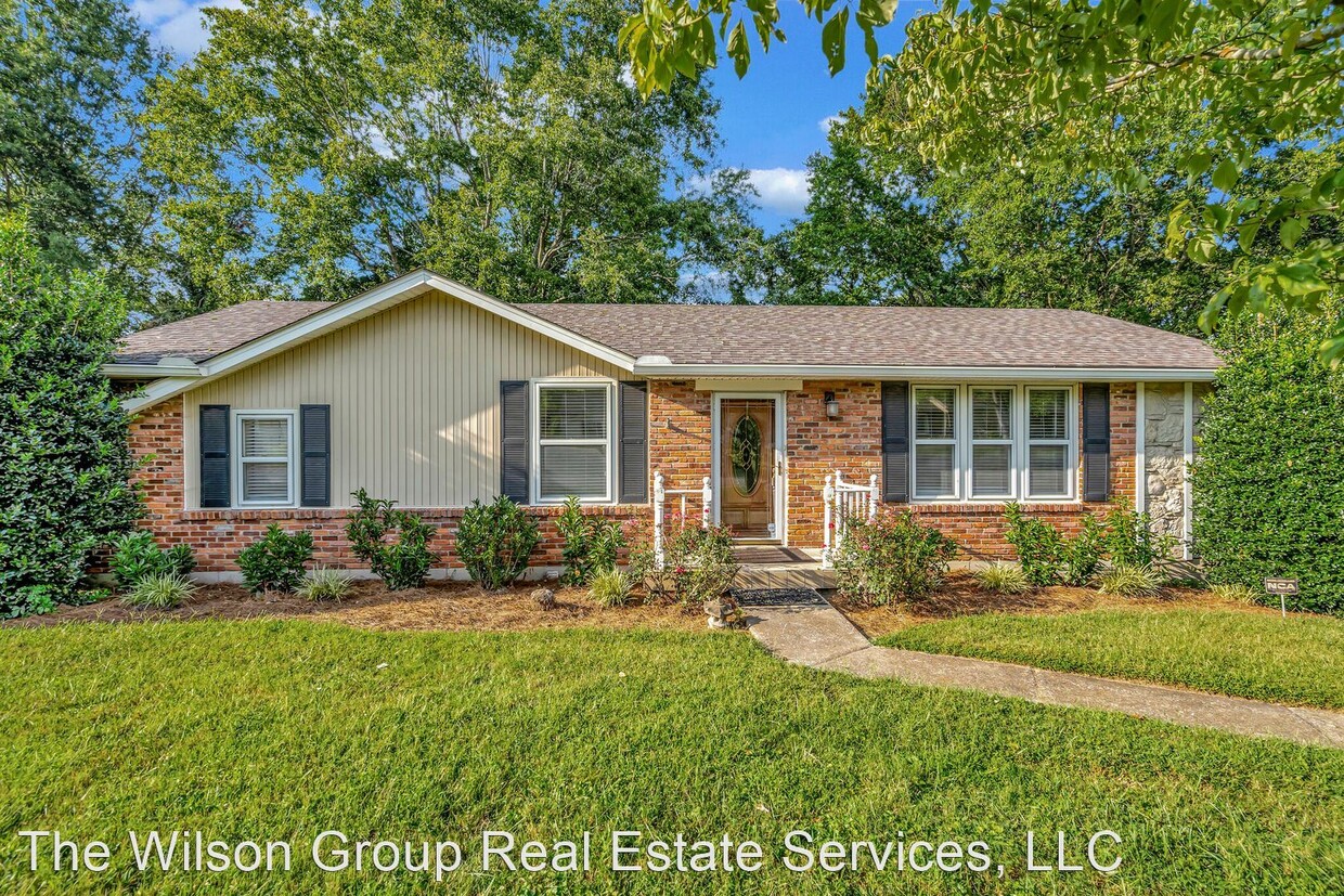 Foto principal - 3 br, 2 bath House - 332 Binkley Drive