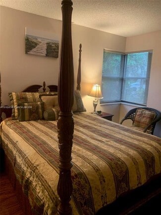 Building Photo - 4281 Acacia Cir