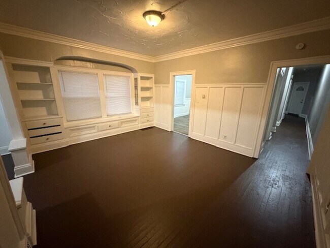 Foto del edificio - 3318 E 140th St