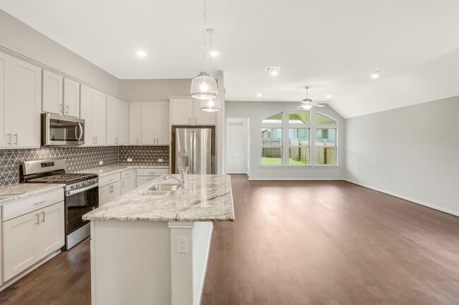 Building Photo - 335 Spinnaker Loop