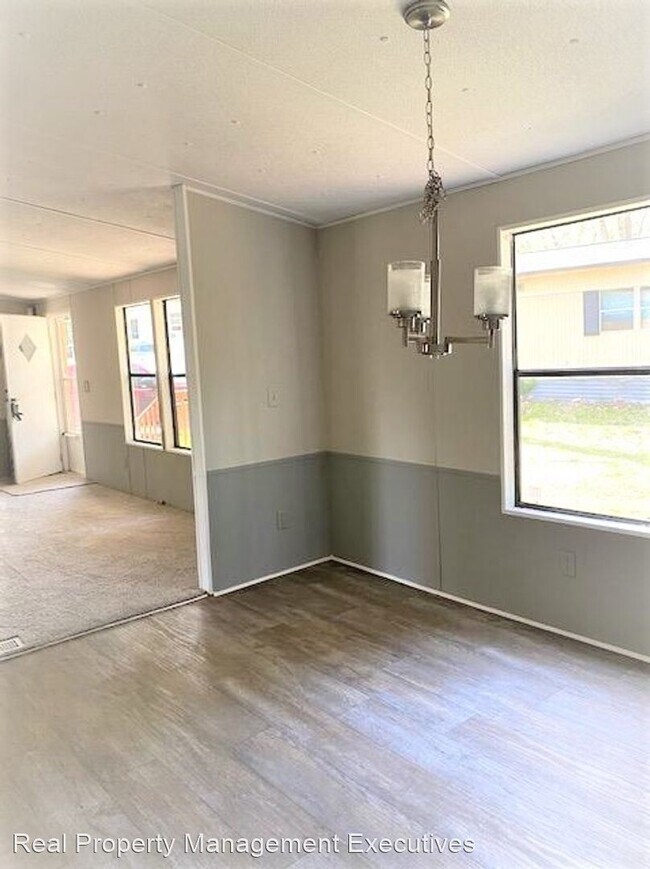 Building Photo - 3 br, 2 bath House - 1472 Border Street