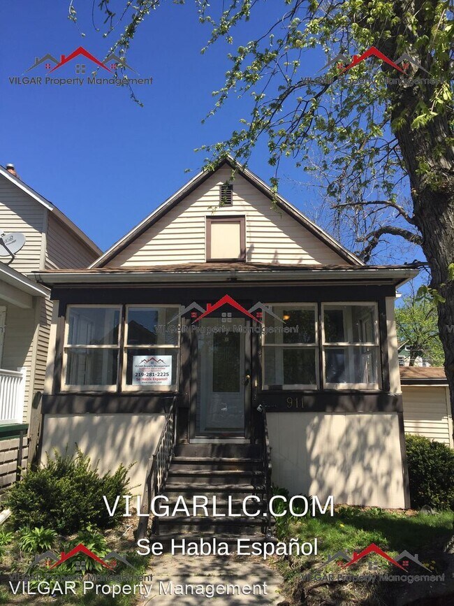 Building Photo - 3 br, 1.5 bath House - 911 Sibley St