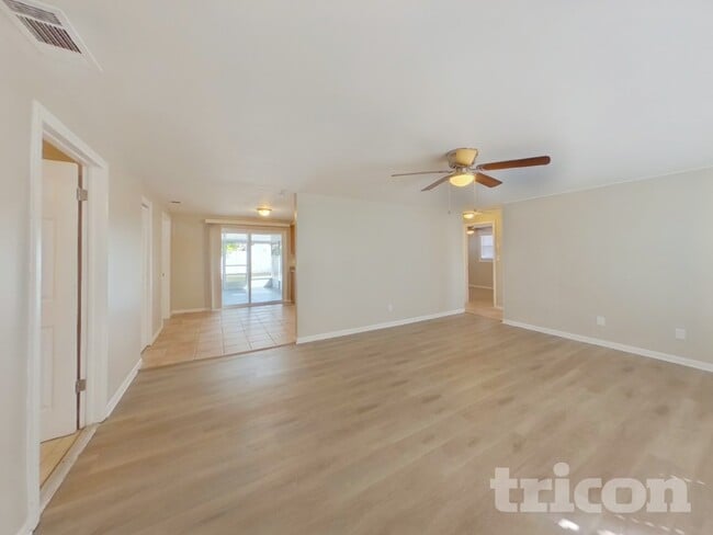 Building Photo - 8589 Lantana Dr