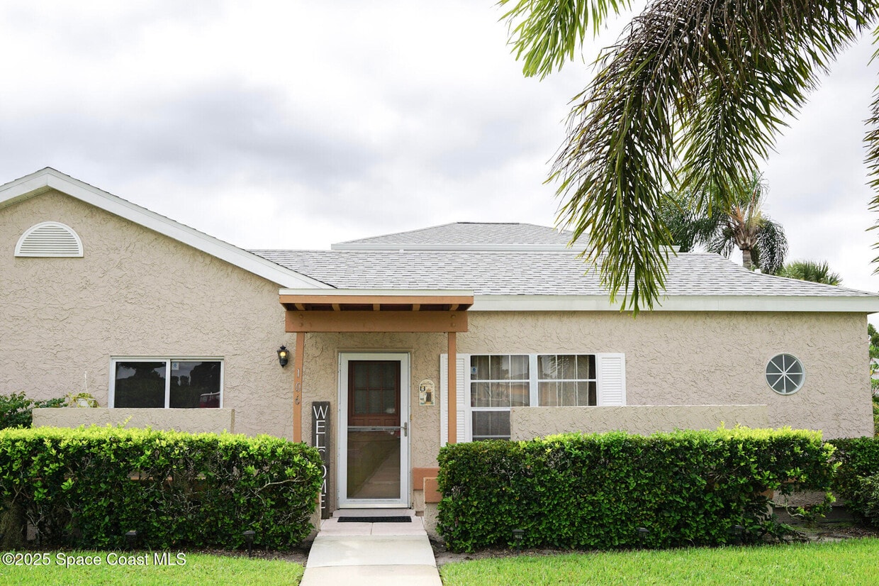 Primary Photo - 1465 Malibu Cir NE