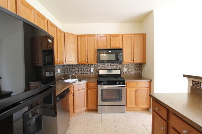 Building Photo - 316 Ross Ct