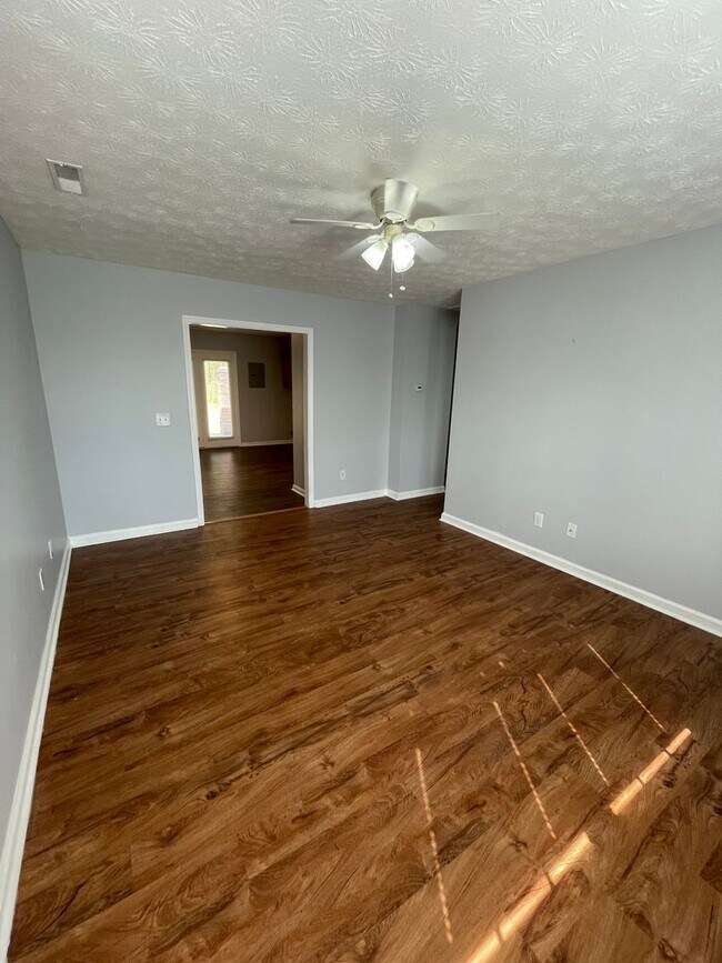 Foto del edificio - 1313 &amp; 1315 Avenue C SE