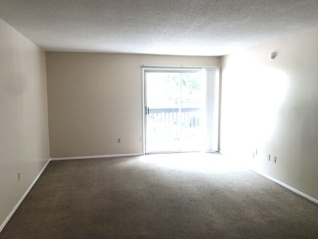 Foto del edificio - East Ridge 2Bed/2Bath 1/2 Off Deposit!!