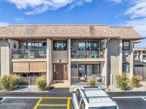 Building Photo - 330 Shore Dr