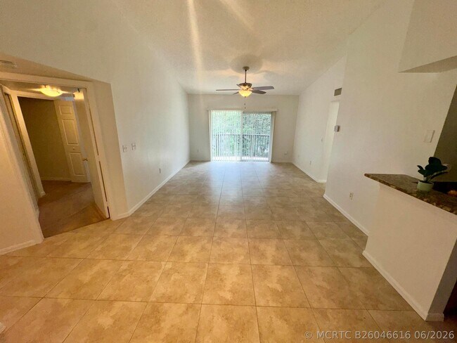 Foto del edificio - 1300 Crestwood Ct S
