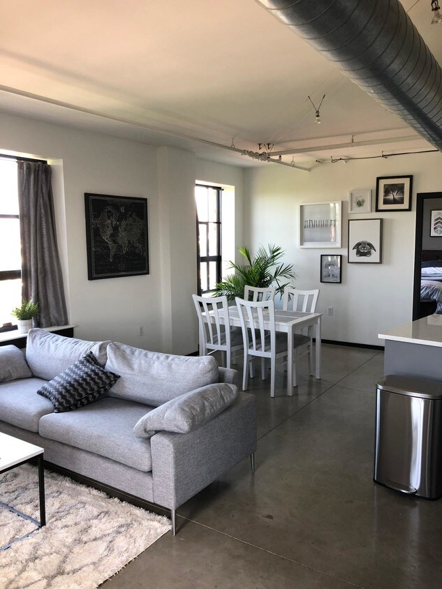 Foto principal - 1720 Chouteau Ave