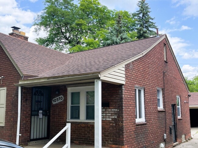 Building Photo - 10370 Britain St