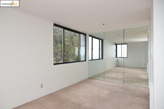 Building Photo - 555 Pierce St