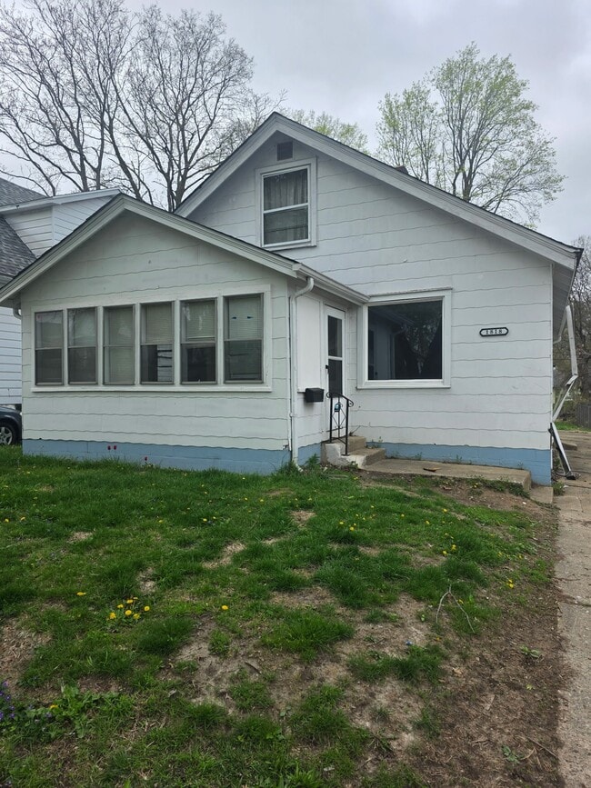 Building Photo - 1818 E Clay St
