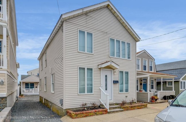 Building Photo - 165 1st Ave