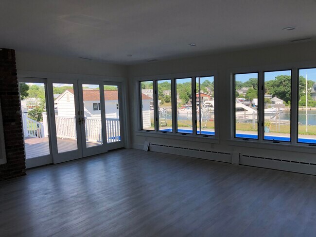 LIVING ROOM - 21 Rampasture Rd