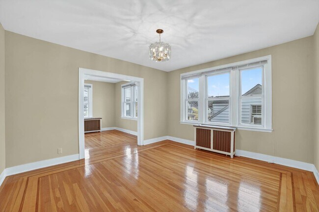 Foto del edificio - 47 Rossiter Ave