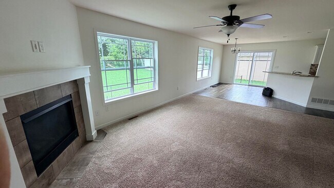 Foto del edificio - 7432 Westfield Dr NE