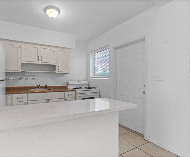 Building Photo - 744 85th St
