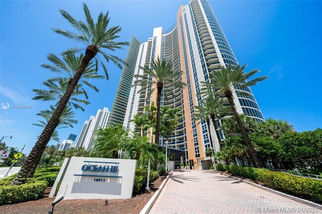 Foto del edificio - 18911 Collins Ave