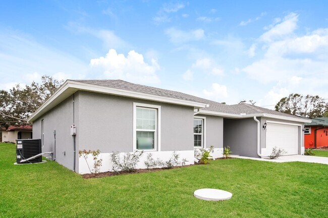 Building Photo - 20167 Ventura Ave