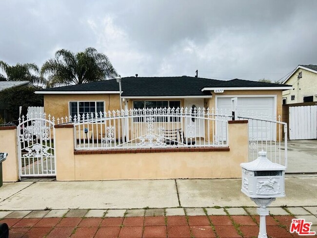 Foto del edificio - 13577 Mercer St