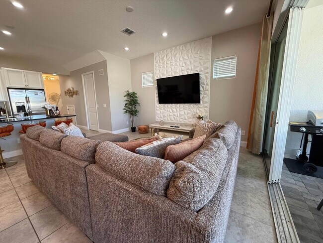 Building Photo - 224 Captiva Dr