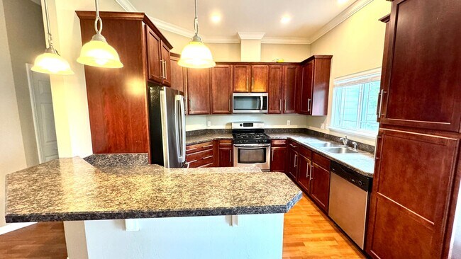 Building Photo - HALF OFF FIRST MONTH - 3 Bedroom, 2 Bath i...