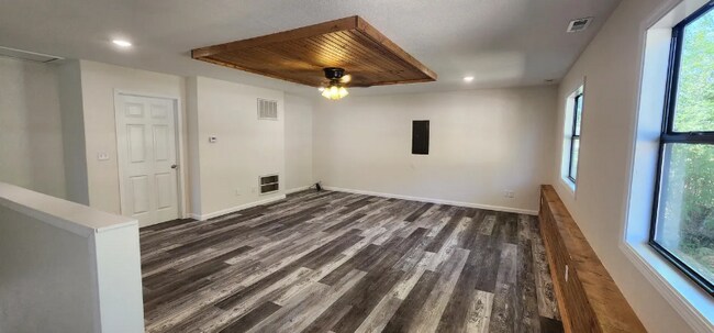 Building Photo - 1441 Co Rd 806